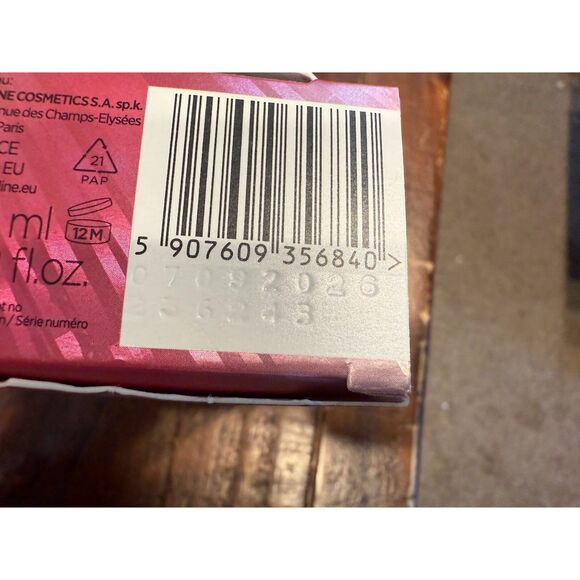 Eveline White Prestige 4D Whitening Body Cream for sensitive areas. - Picture 4 of 4